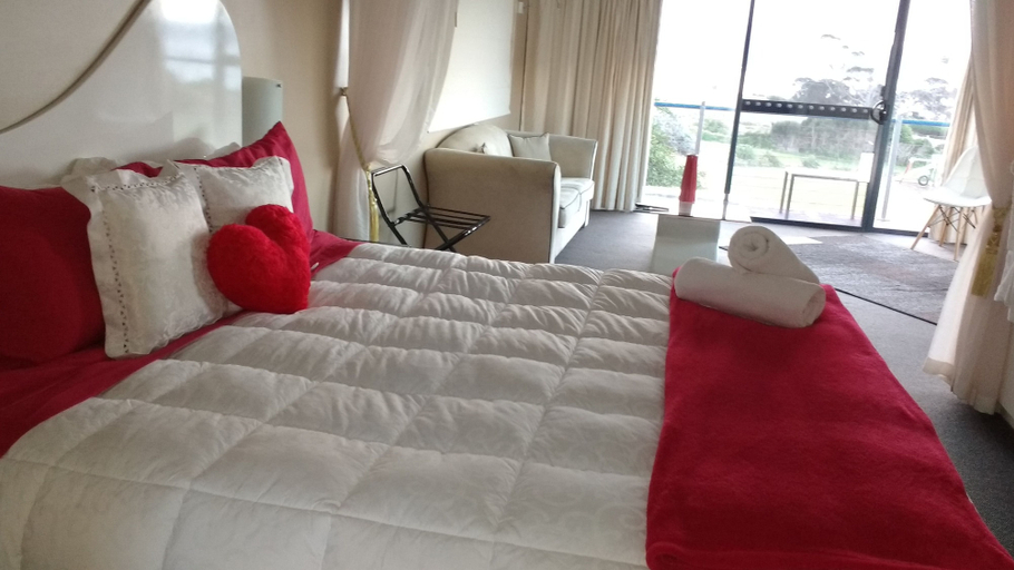 Bedroom 4, Diamond Island Resort & Penguin viewing, Glamorgan-Spring Bay