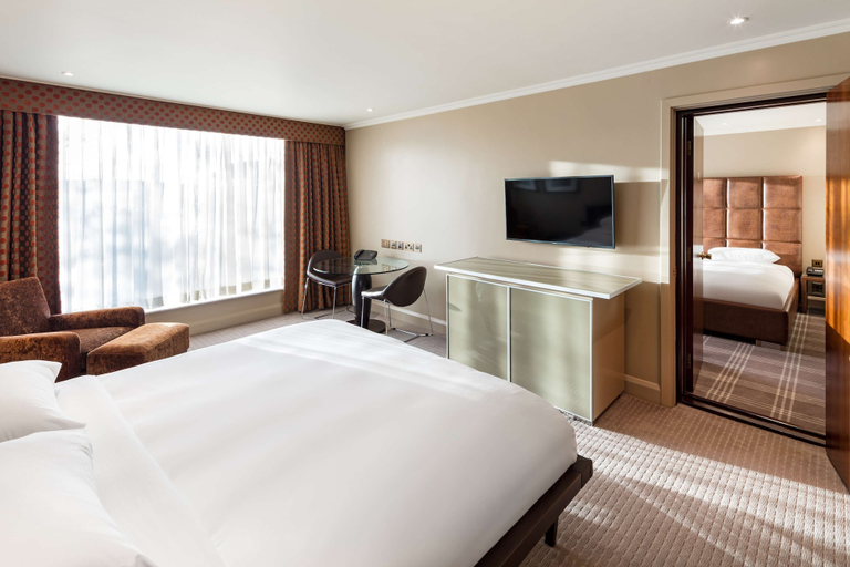 Bedroom 4, Radisson Blu Hotel, London Heathrow, London