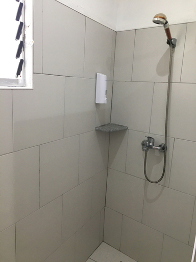 Bathroom 3, Alona Gecko Inn, Panglao