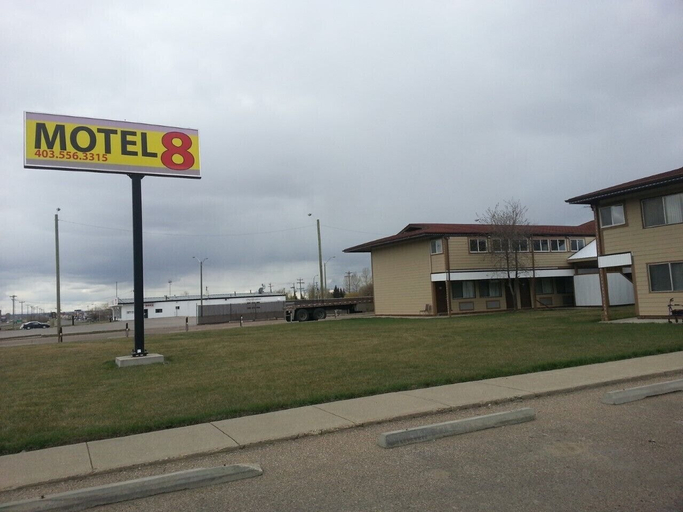 Exterior & Views 2, Motel 8, Division No. 6