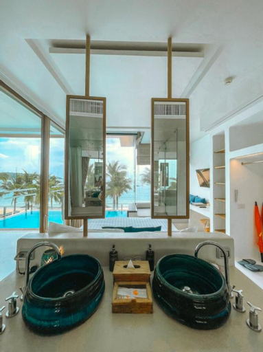 Bathroom 9