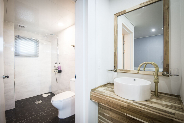 Bathroom, Handongiizen, Jeju