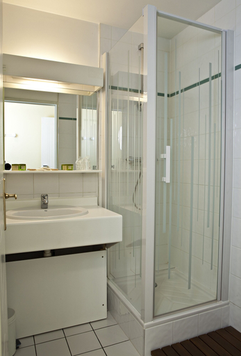 Bathroom 3, Athena, Savoie