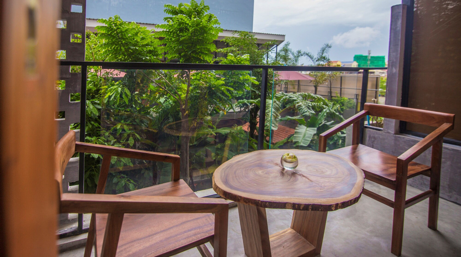 Exterior & Views 7