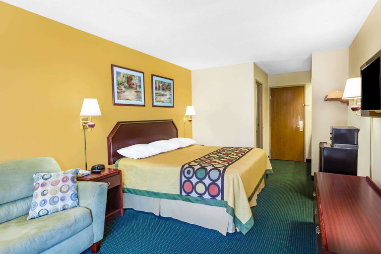 Bedroom 3, Super 8 by Wyndham Morristown/South, Hamblen