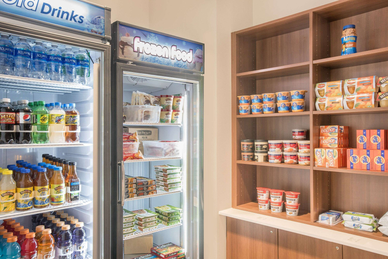 Food & Drinks 5, Microtel Inn & Suites By Wyndham Binghamton, Broome
