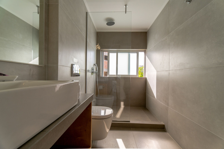 Bathroom 4, Lotus Hotel Apartments, Crete