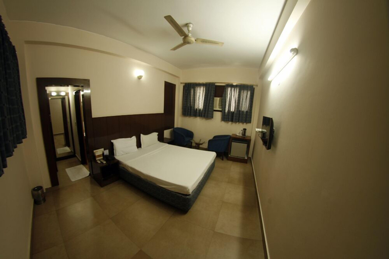Bedroom 2, Hotel Dolphin, Jalandhar