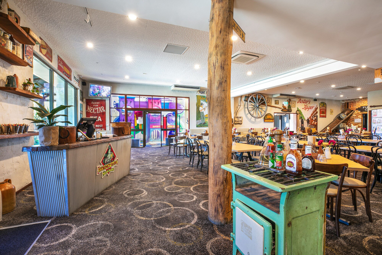 Food & Drinks 5, Nightcap at Wanneroo Tavern, Wanneroo