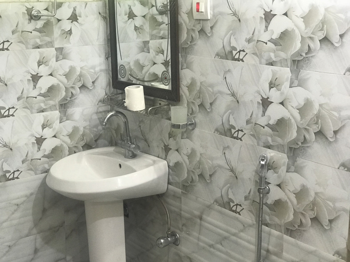 Bathroom 3, Hotel Glacier Heights, Ganderbal