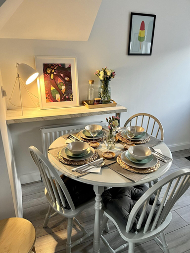 Others 4, Cosy 2-bed House Close to Belfast City Centre, Belfast