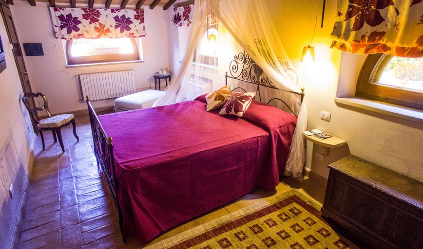 Bedroom 5, Podere Vitiano, Terni