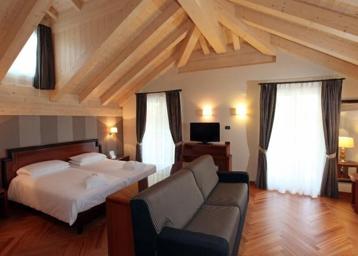 Bedroom 2, Villa Madonna, Trento
