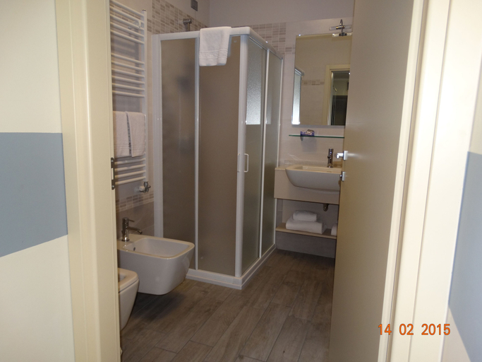 Bathroom 4, Hotel Moderno, Bergamo