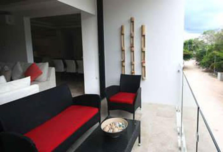 Balcony 5, Menesse 0TB 103-104, Cozumel