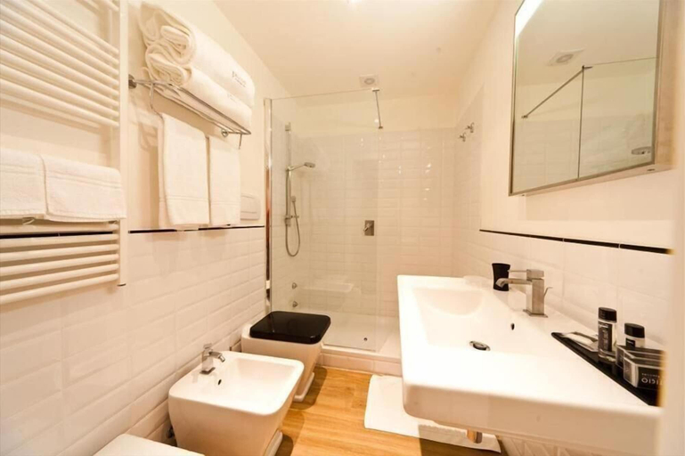 Bathroom 5, Hotel Prestigio, Ravenna