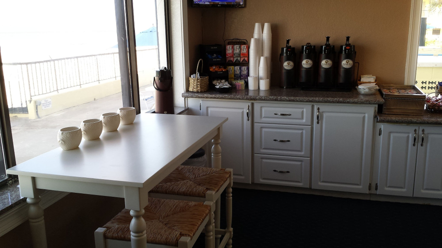 Food & Drinks, Shoreline Island Resort - Exclusively Adult, Pinellas