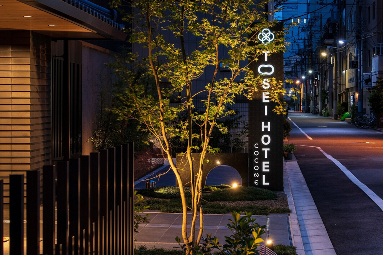 Exterior & Views 16