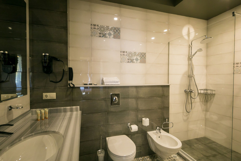 Bathroom 3, Vertex hotel, Sochi gorsovet