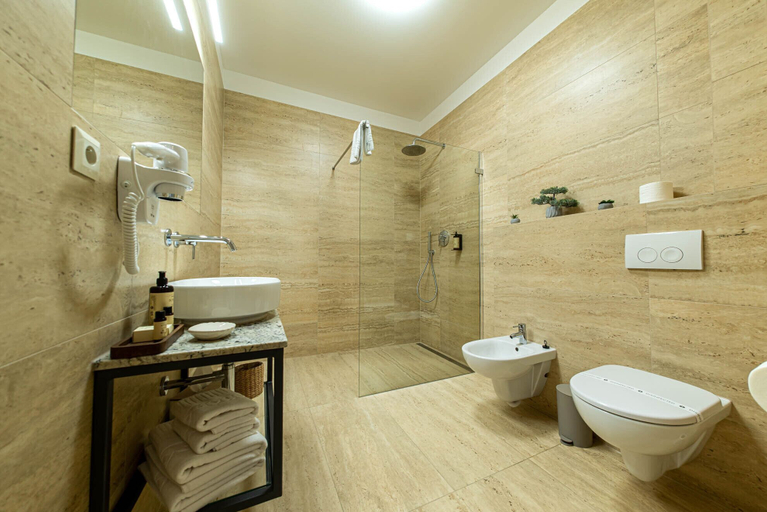 Bathroom 3, Wellness Hotel Pivovar Monopol, Teplice
