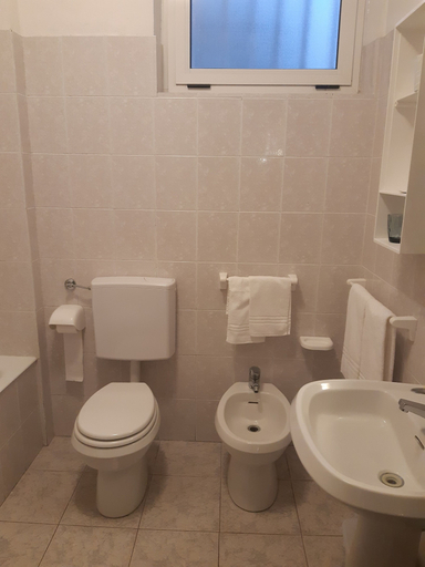 Bathroom 4, Hotel Due Gemelli, La Spezia