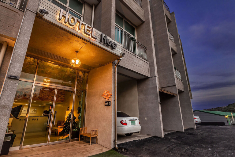 Exterior & Views 2, Hotel Hue Loft, Jung