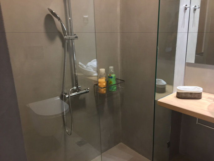 Bathroom 5, Barbara Studios, Crete
