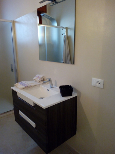 Bathroom 5, Le Strazzigne, Lecce