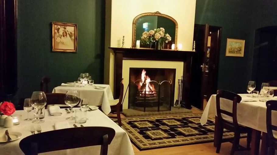 Food & Drinks 5, Petersons Armidale Winery & Guesthouse, Armidale Dumaresq Bal
