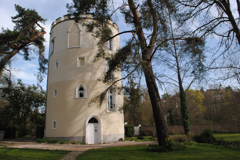 Exterior & Views 1, La Tour, Yvelines