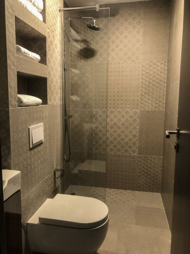 Bathroom 3, Hotel Qama, Kosovo Polje