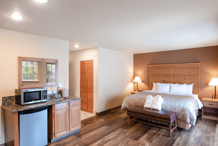 Bedroom 4, Icicle Village Resort, Chelan