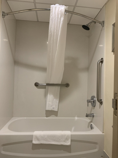 Bathroom 4, MainStay Suites John Wayne Airport by Choice Hotels, Orange