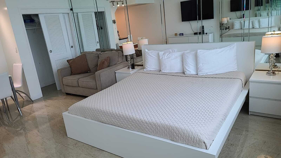 Bedroom 3, Castle Beach Club Apartments, Miami-Dade