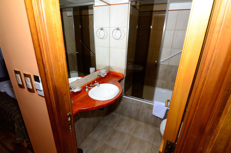 Bathroom 5, Villa Brescia Hotel, Ushuaia