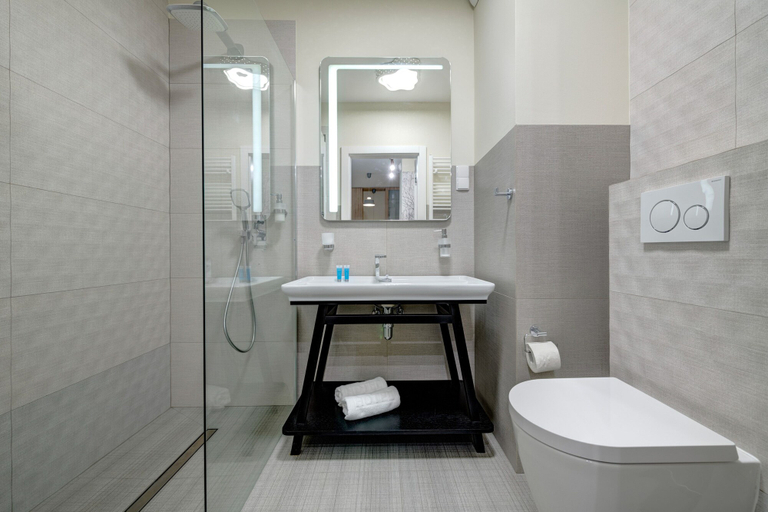 Bathroom 4, Live & Travel Apartments, Gdańsk City