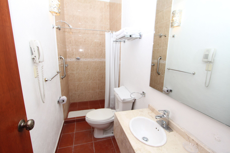 Bathroom 4, Hotel Hacienda Don Cenobio, Dist. Tlacolula