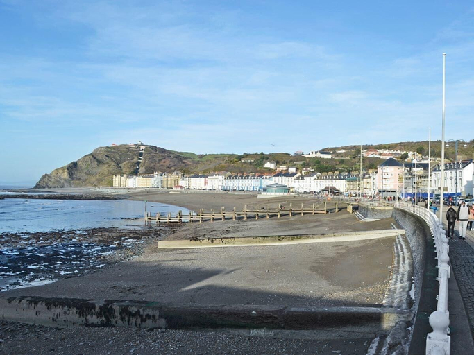Others 5, Queensbridge Hotel, Ceredigion