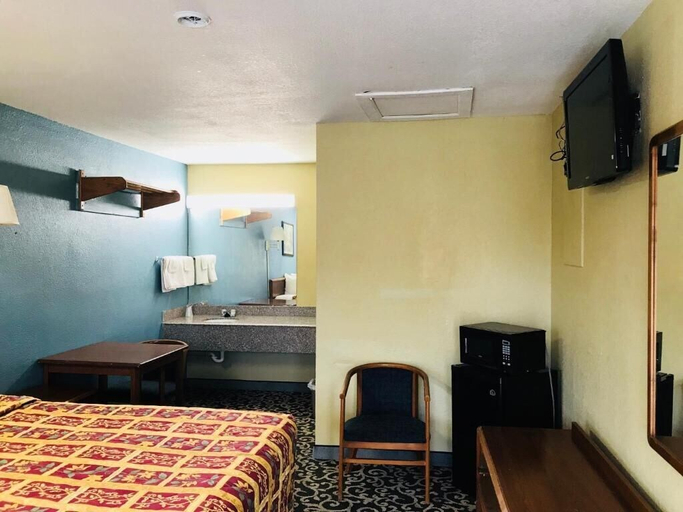 Bedroom 4, Roosevelt inn Motel, Bexar