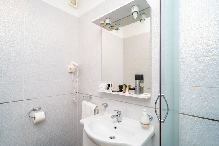 Bathroom 5, Jele Rooms, Dubrovnik