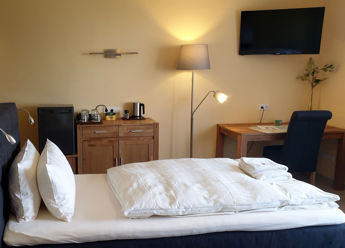 Bedroom 2, Bed and Breakfast am Höhenweg, Soest