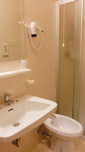Bathroom 4, Hotel Florida, Padua