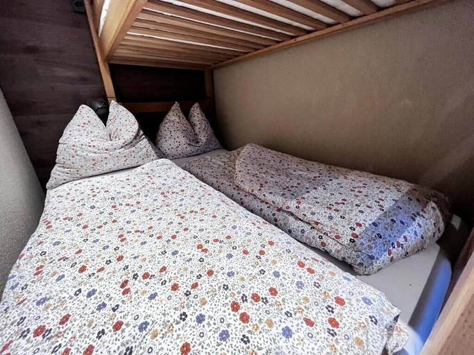 Bedroom 2, Haus Tauern Am See, Reutte
