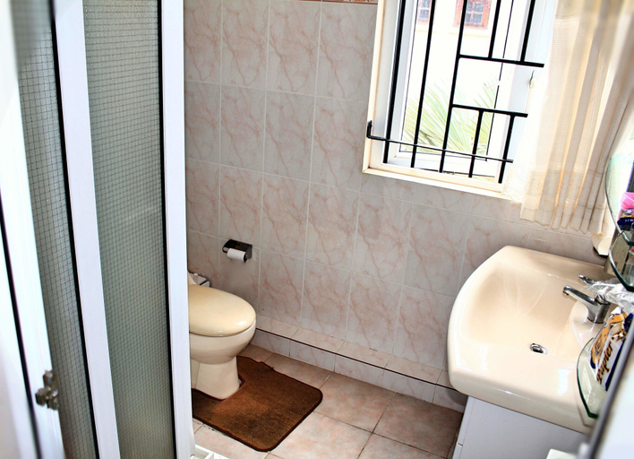 Bathroom 4, Beach Paradise Villas
