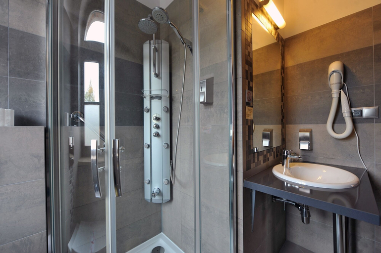 Bathroom 4, Hotel Młyn w Elblągu, Elbląg