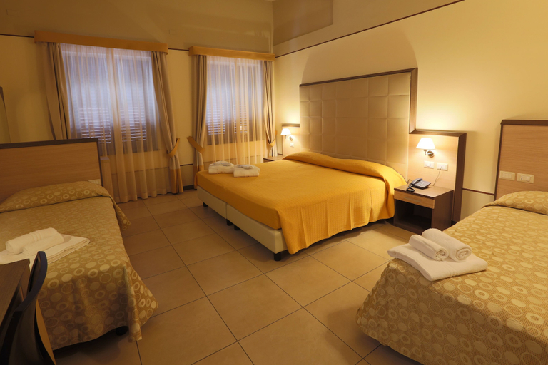 Bedroom 4, Hotel Milazzo, Messina