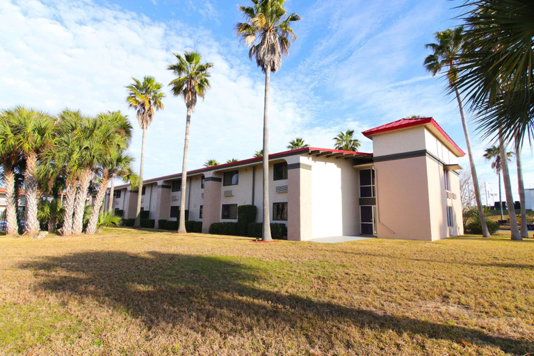 Exterior & Views 2, Ramada by Wyndham Davenport Orlando South, Polk