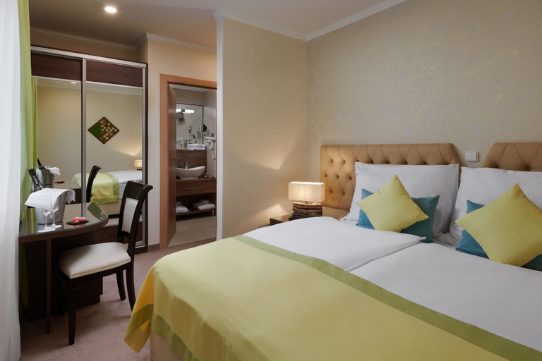 Bedroom 2, Honour and Grace Hotel, Karlovy Vary