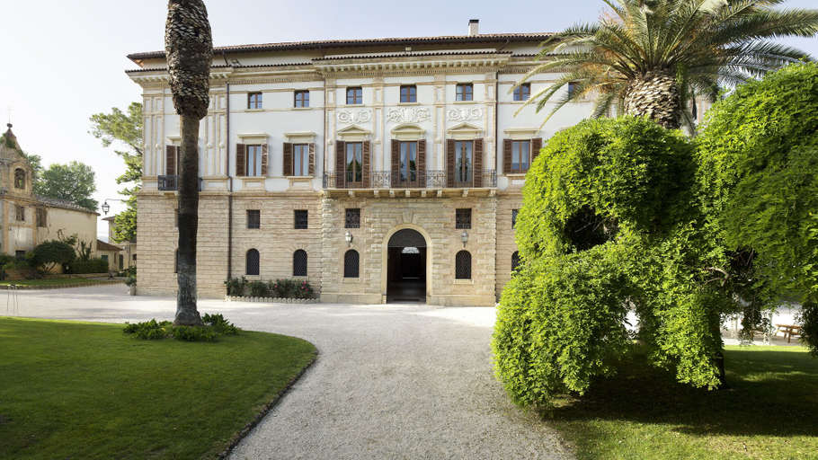 Exterior & Views 2, Villa Corallo, Teramo