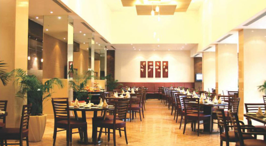 Food & Drinks 5, The Retreat Hotel & Convention Centre, Mumbai Suburban